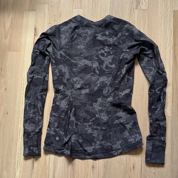 Lululemon Runderful Long Sleeve Shirt - Picture 7 of 7